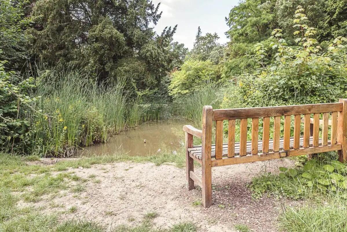 Gardener'S Cottage In Nowton Park, Bury St Edmunds - Pass The Keys Bury St. Edmunds エクステリア 写真